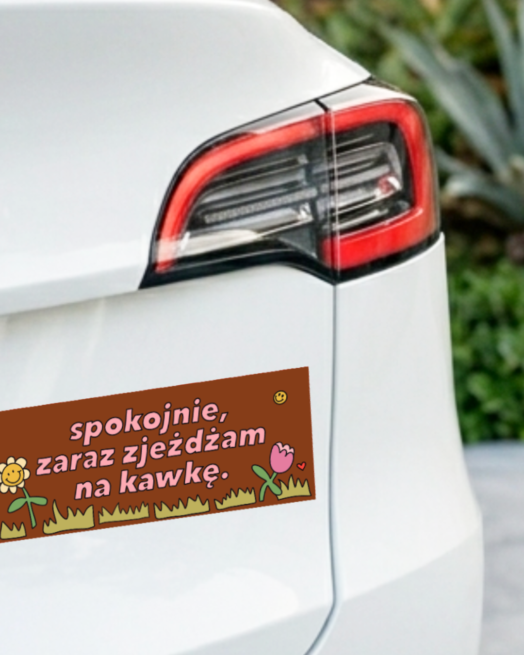 Naklejka na samochód - ZJEŻDŻAM NA KAWKĘ